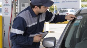 CUESTIONAN LA TRANSFERENCIA DEL PODER DE POLICÍA A TRABAJADORES DE ESTACIONES DE SERVICIO